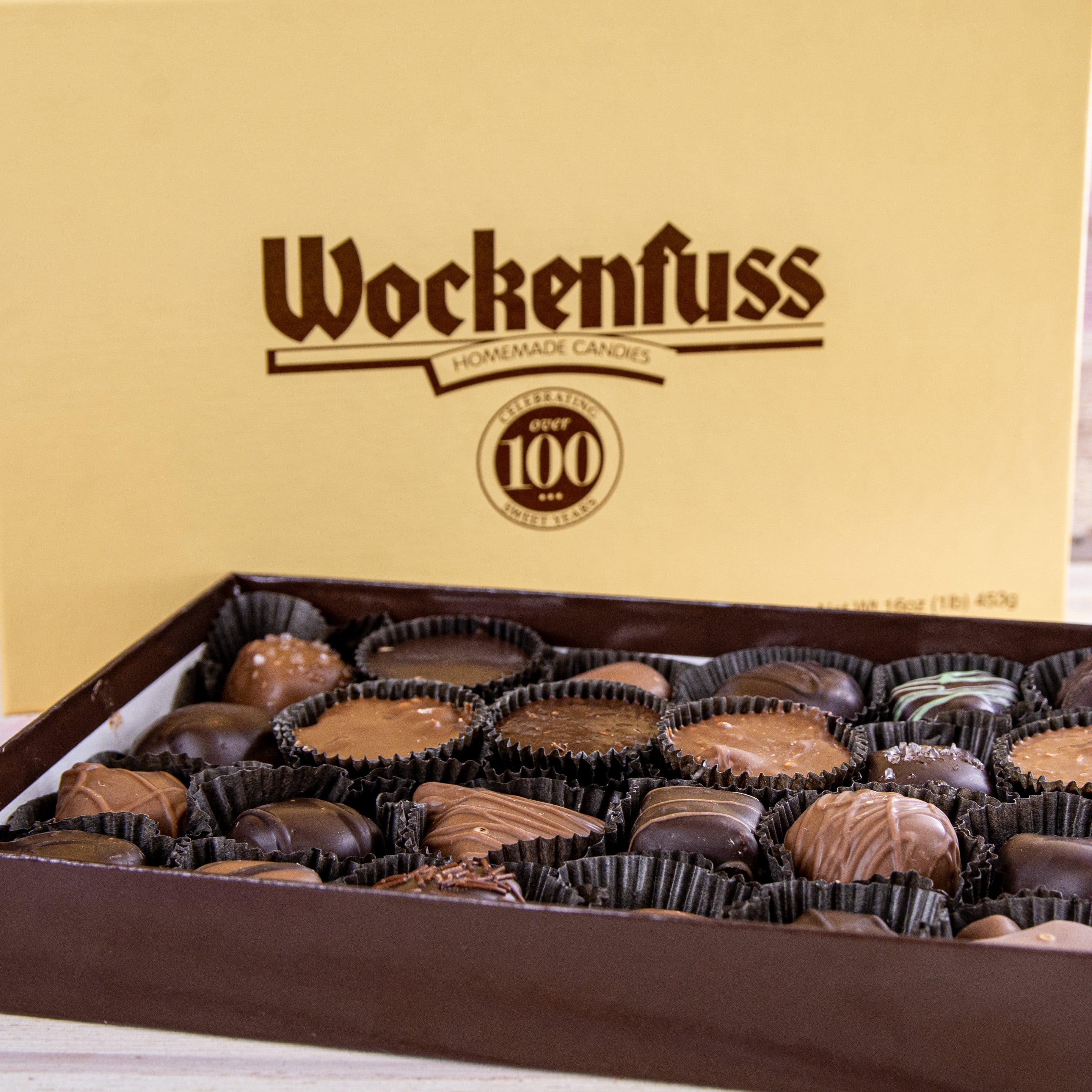 Deluxe Assortment Milk & Dark Chocolate Candies, 2lb H1665