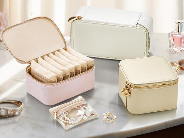 Small Jewelry Case with 6 Zipper Bags for Women A930584