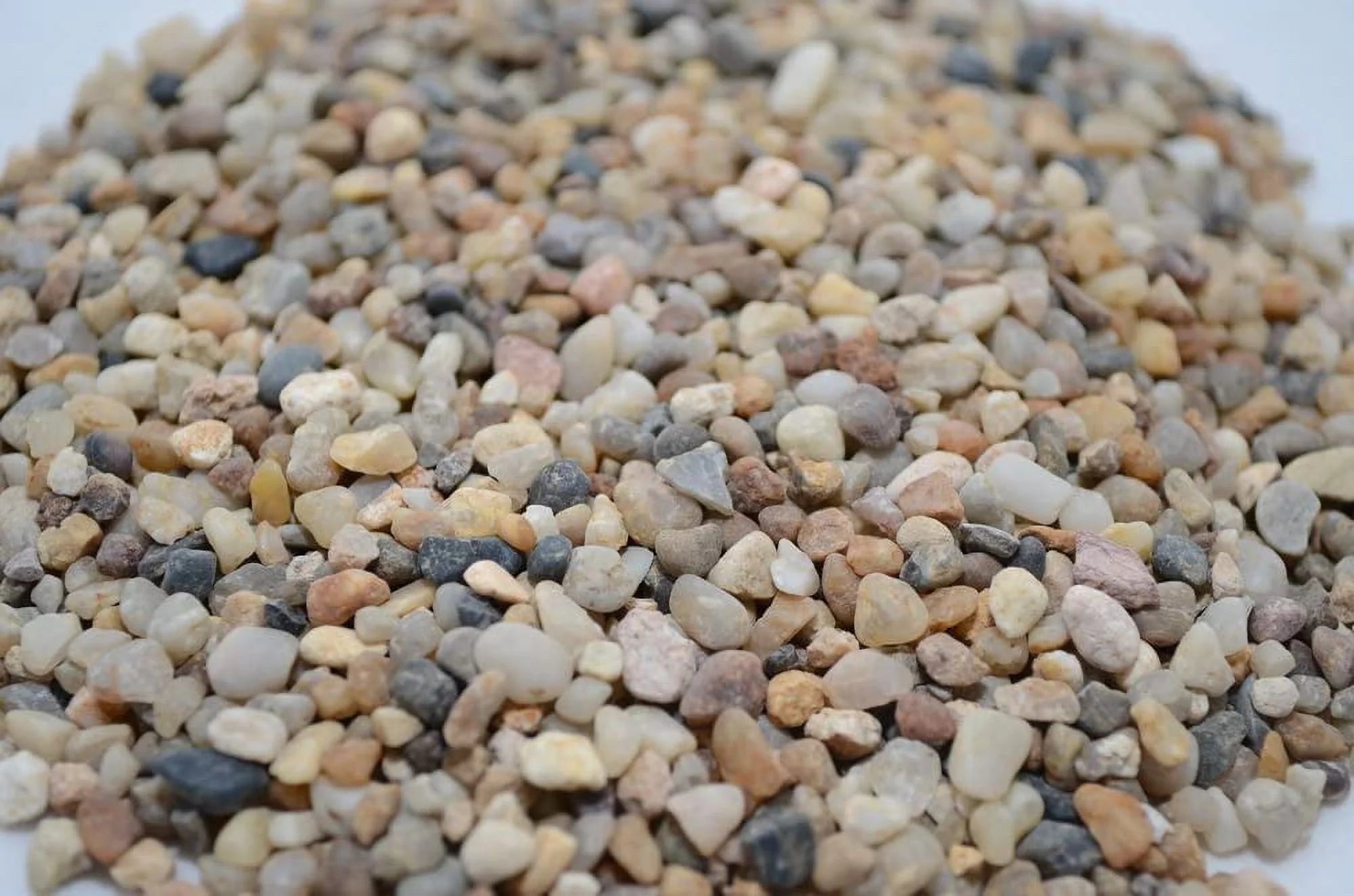 Natural river gravel for aquarium (10 lb) H829937