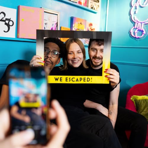 Escape Room Game New York Edition, Interactive Family Game for 2-6 Players I47213